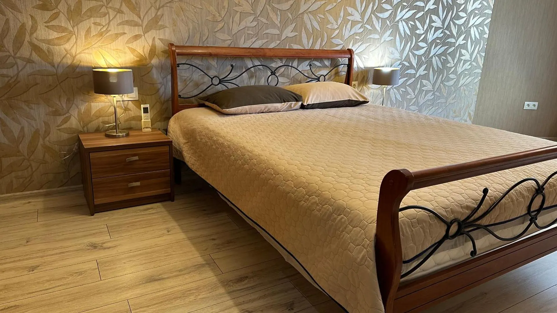 Spacious Apartment By The Kura River With Great Views Tbilisi Georgien