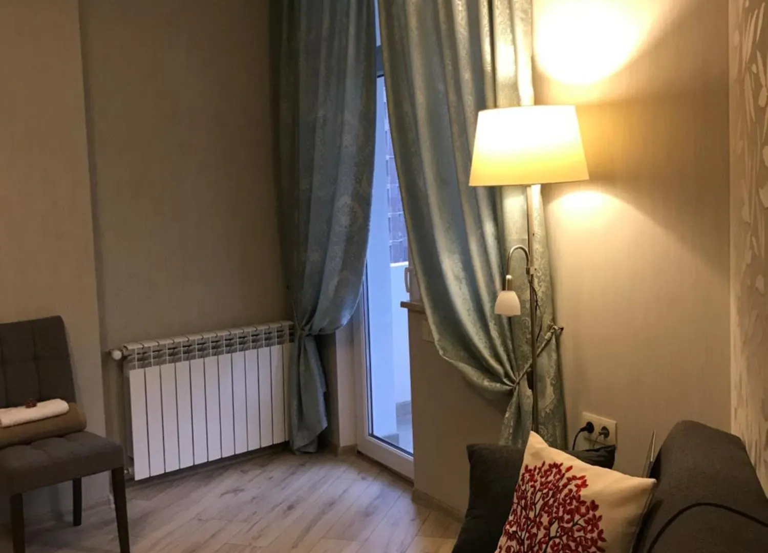 Spacious Apartment By The Kura River With Great Views Tbilisi