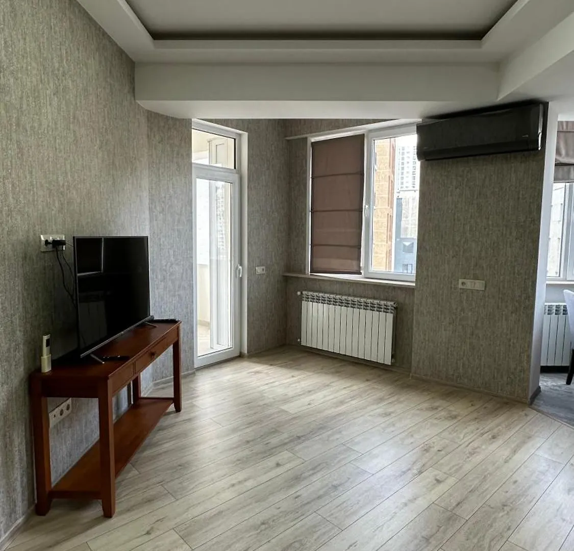 Spacious Apartment By The Kura River With Great Views Tbilisi